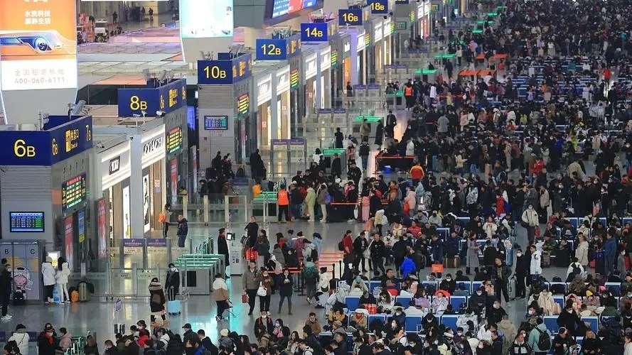 春节假期全社会跨区域人员流动量预计超23亿人次